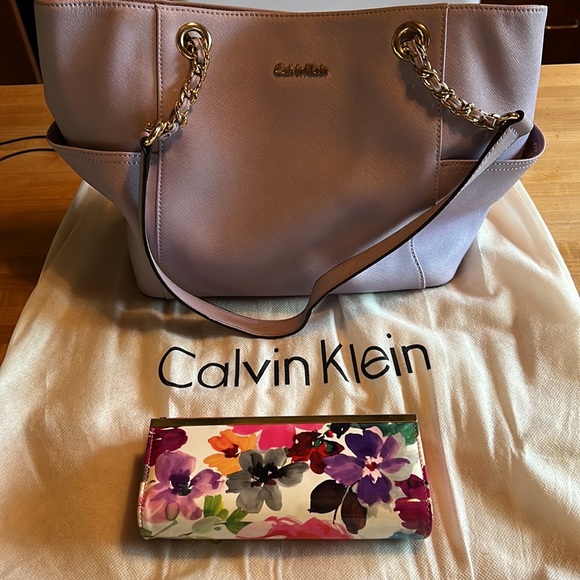 Calvin Klein leather pocketbook complete with dust bag and colorful wallet - Picture 2 of 2